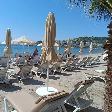 Uzhan Otel