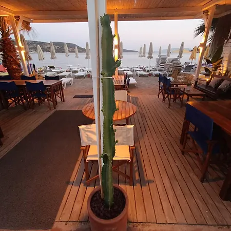 Uzhan Otel 2*