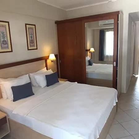Uzhan Otel 2*