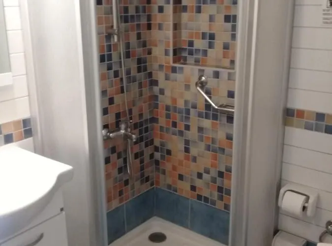 Отель Uzhan Битез