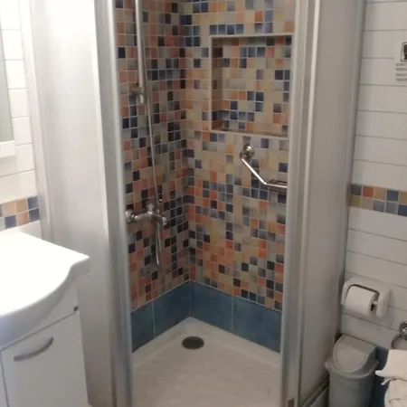 فندق Uzhan بيتيس